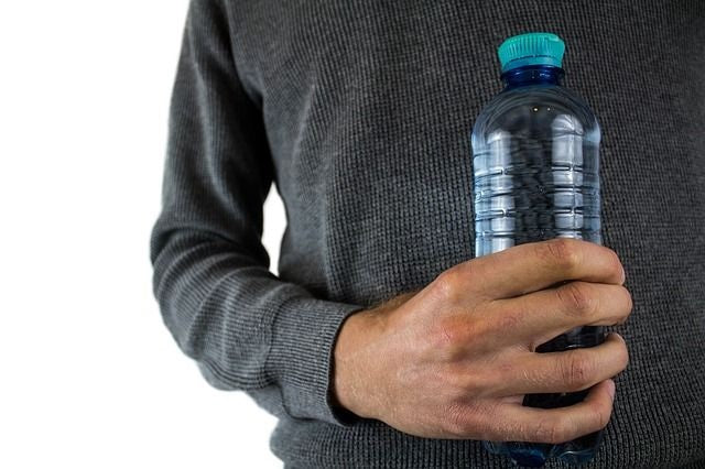 Environmental Impact of Plastic Bottles & Bottled Water (Facts)