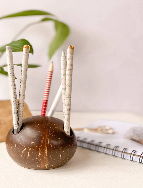 Sustainme Coconut Shell Pen / Pencil Holder – sustainme.in